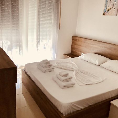 Viktoria'S Apartments Shëngjin Εξωτερικό φωτογραφία